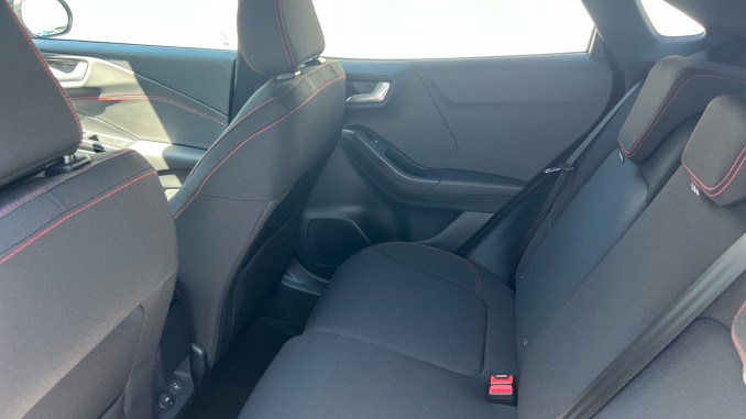 Ford Puma 1.0 EcoBoost Hybrid mHEV ST-Line Black Package 5dr Petrol Hatchback - Image 16